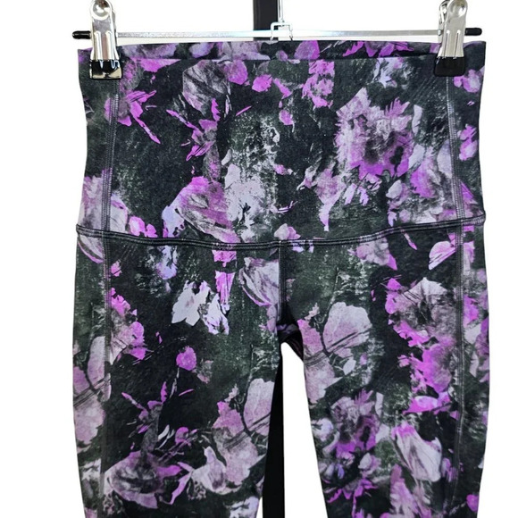 Lululemon Wunder  Under High-Rise Crop 23" Scallop Luxtreme Size 4 Floral Shift - Picture 5 of 9